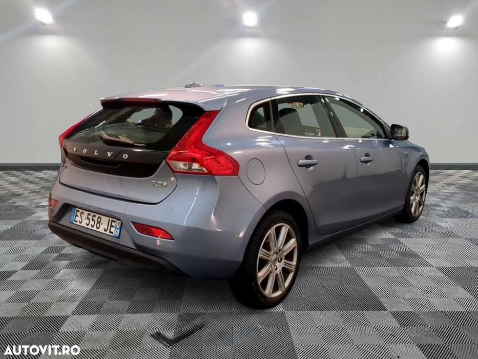 VOLVO V40 2017 — imagine 5