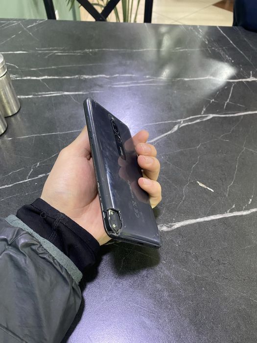 Продам телефон.