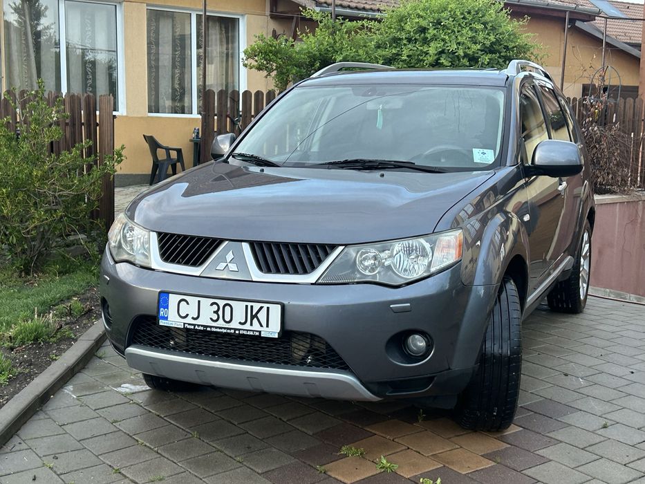 Mitsubishi Outlander 2.0 D 4x4 dotări complete