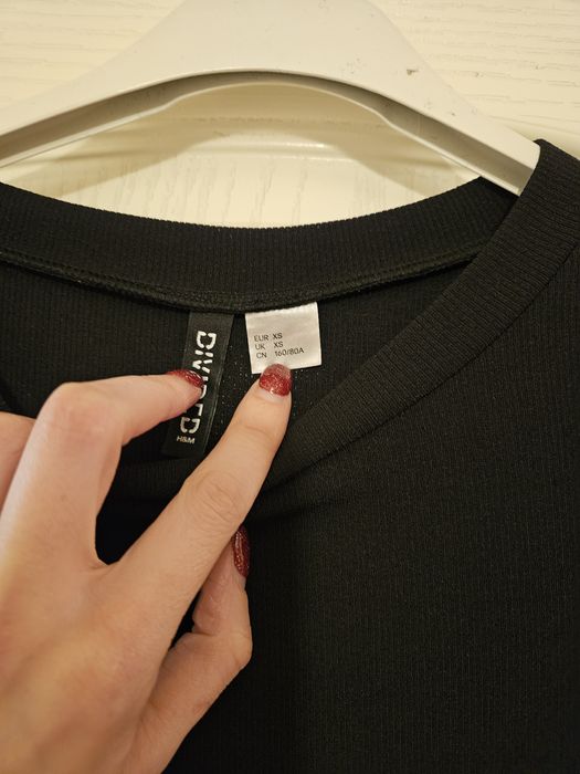 Дамска черна рокля  H&M с набран ефект