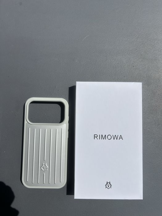 Husa Rimowa 17 pro