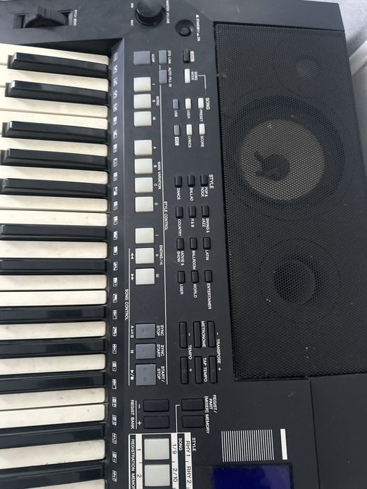Продаю легендарную yamaha psr-550