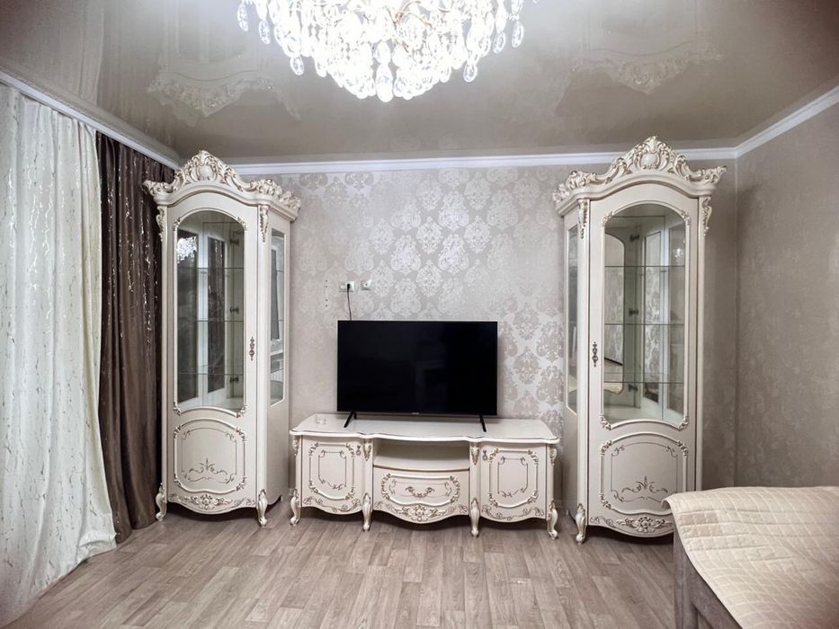 Стенка/витрина продаем