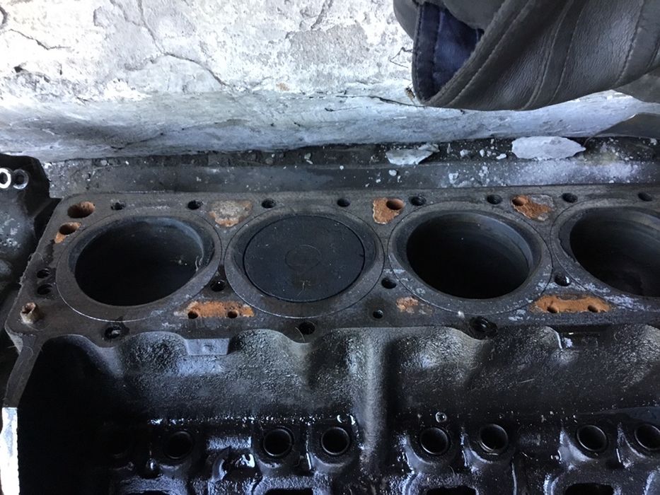 Продаю мотор Зил