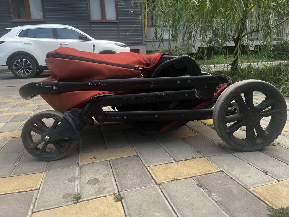 Продам коляску joie chrom