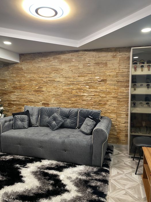 Vand apartament decomandat la parter