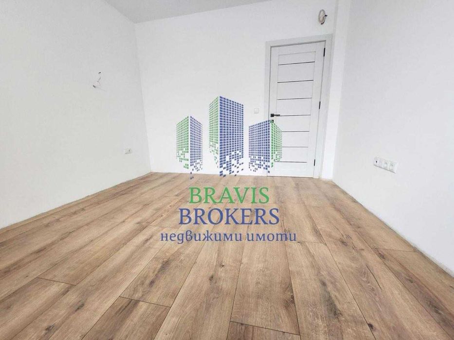 Продава се Тристаен апартамент в Варна, Бриз - 98 кв.м за 1909 €/кв.м - Снимка #2