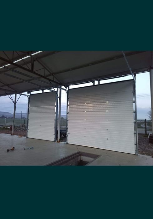 Usa secțională Industriala care rezistă! La timp, la treabă, la glume