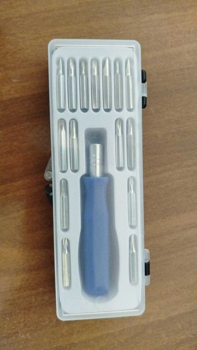 Отвертка с головками на 16 предметов