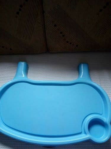 Стол за хранене на нива