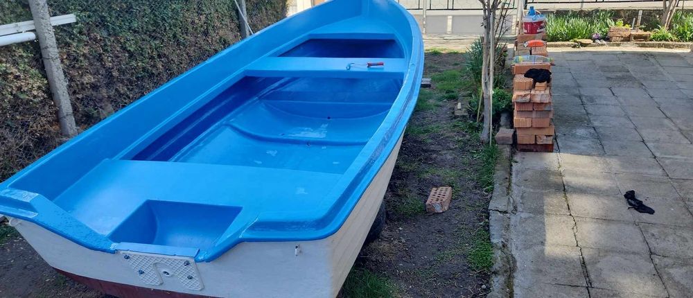 ЛОДКА fish boat 3.95 С ЧИСТО НОВ ДВИГАТЕЛ Parsun 9.8