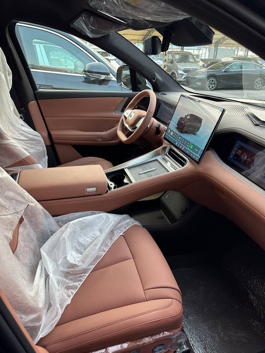 **Denza N8L 2025

Umumiy 4 ta motorga ega bu