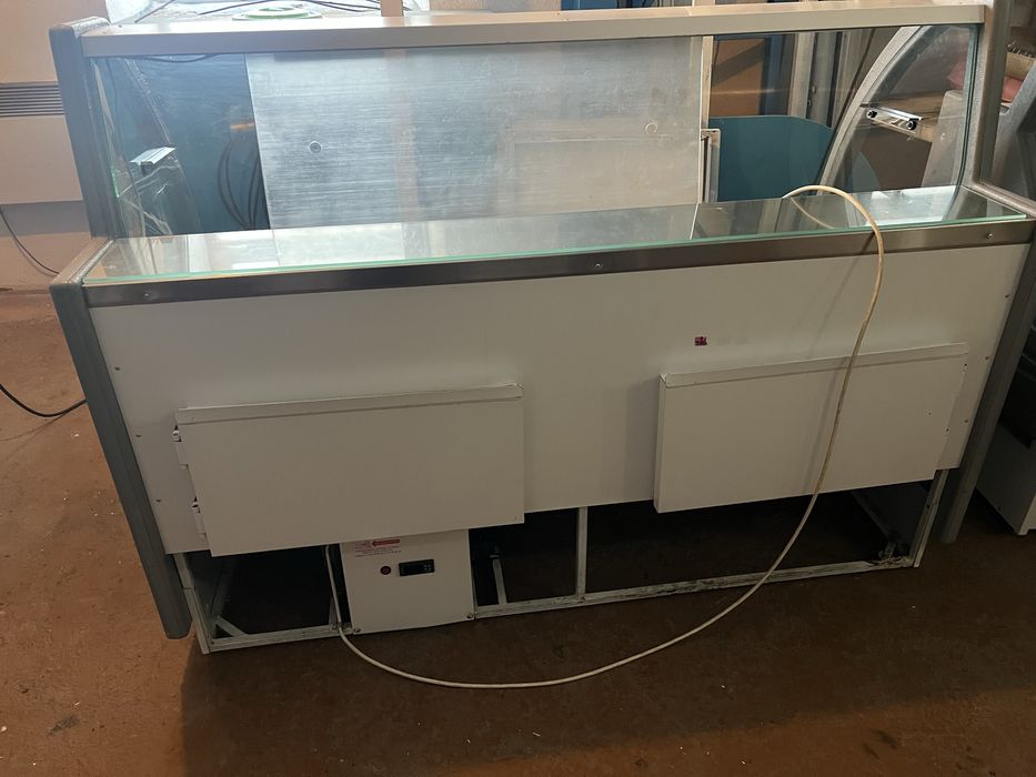 Продам холодильные витрины