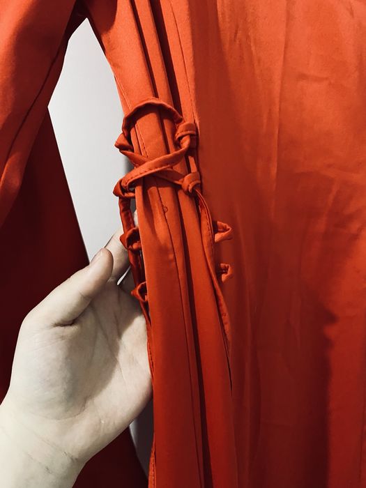 Красное платье надевалось один раз