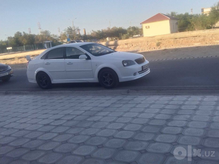 Lacetti sotiladi