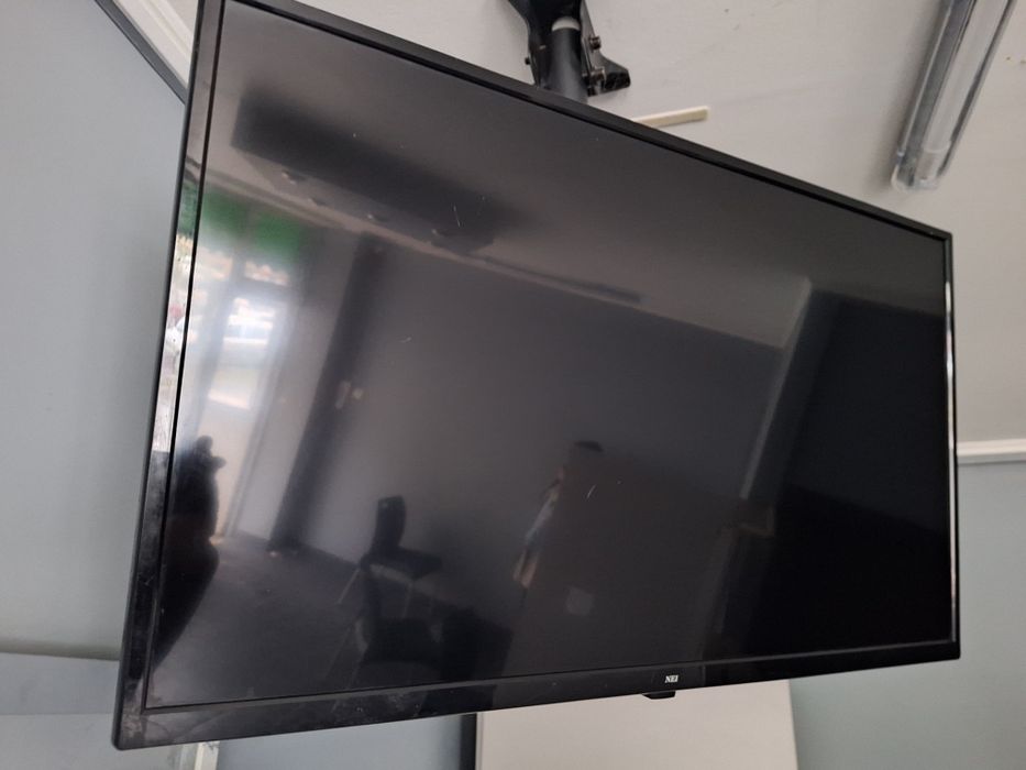 Televizor led Samsung, Diag.82 cm
