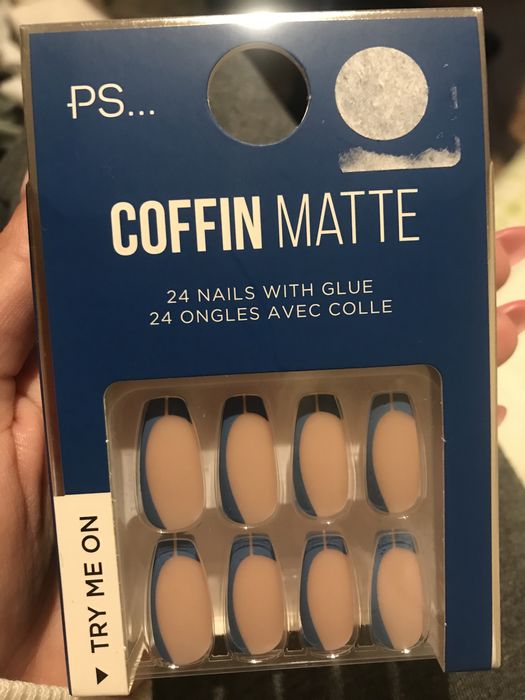 Изкуствени нокти. Различни модели.