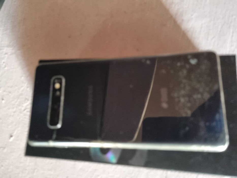 Samsung S10+ ecran fisurat