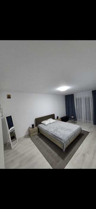 Închiriez garsonieră