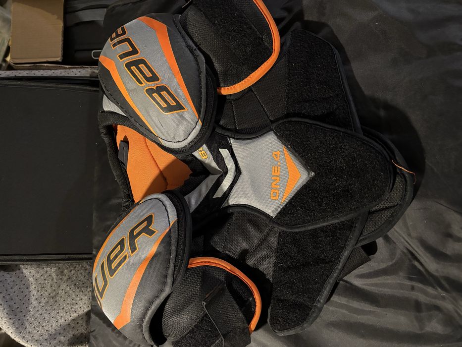 Хоккейный нагрудник