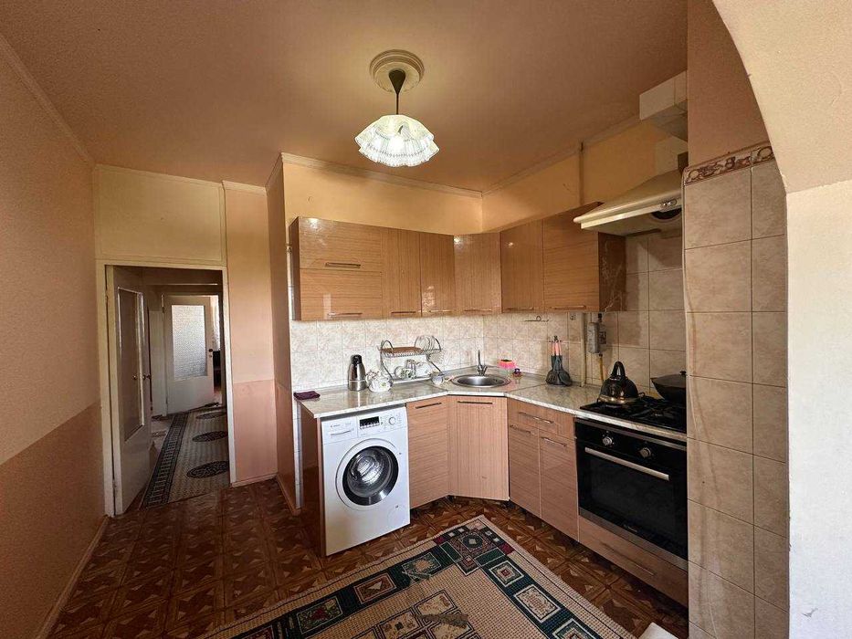 ул.ЯнгиЗамон напр. ЖК Greenwich 3\4\5 Среднее сост. 78м2 Лоджия 2х6