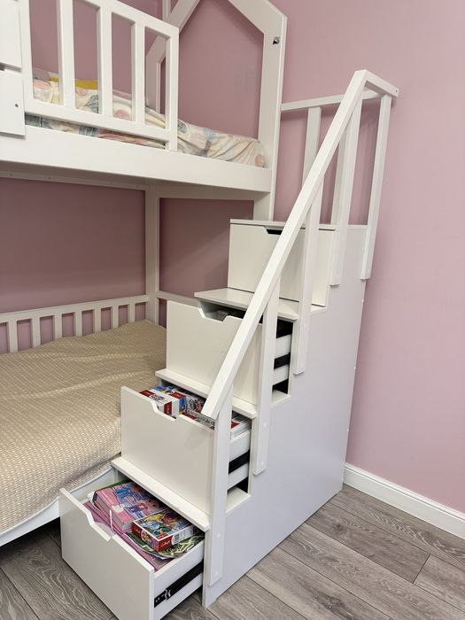 Продам двухяруснаю детскую кровать