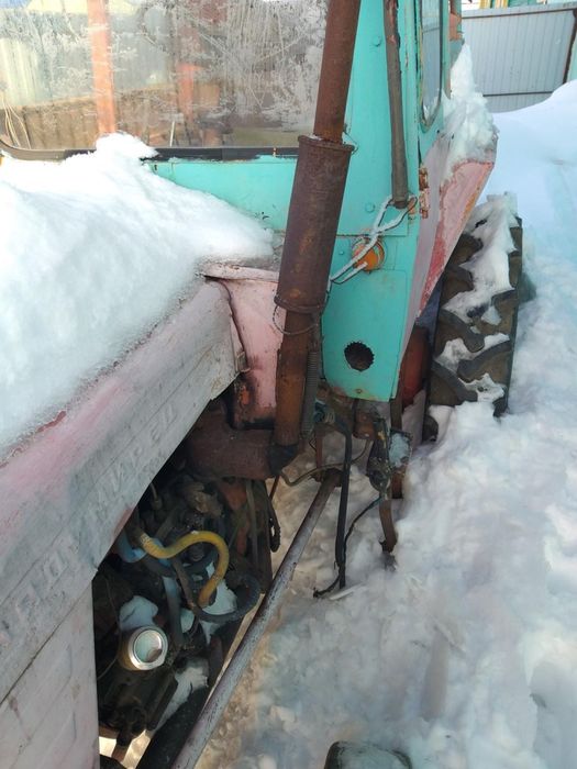 Трактор Т-25 на ходу