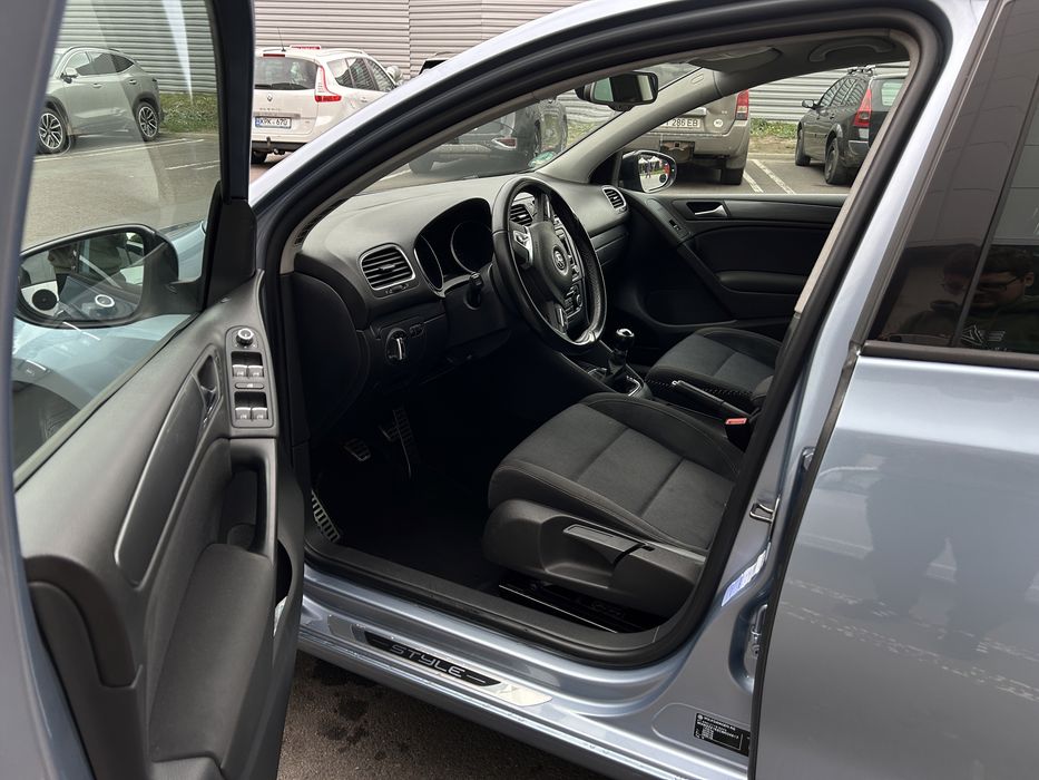 VOLKSWAGEN Golf 2012 — imagine 5