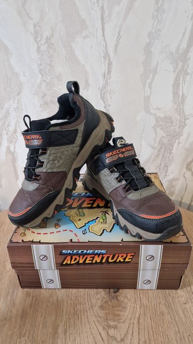Продам ботинки  Skechers