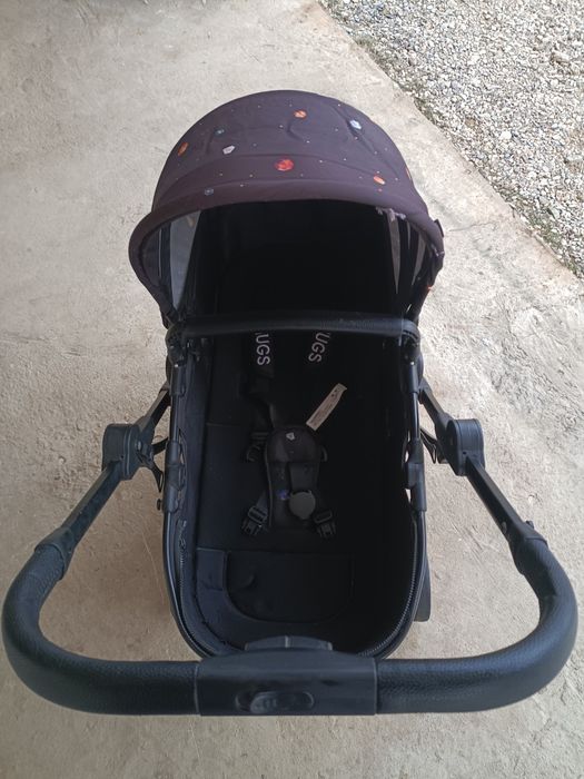 Детская коляска продается.