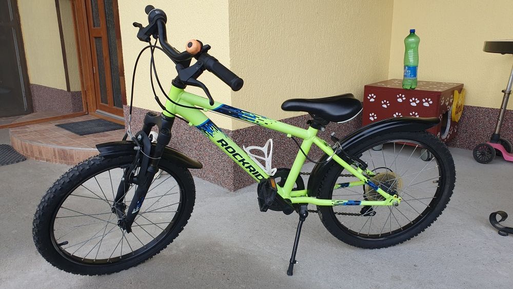 Vând bicicleta în stare impecabila cu roti de 20pentru copii