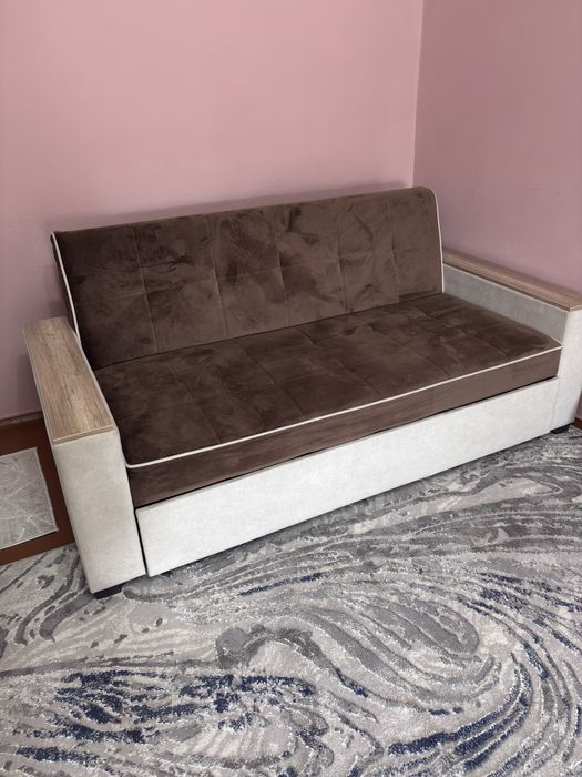 диван сотилади срочна йенги