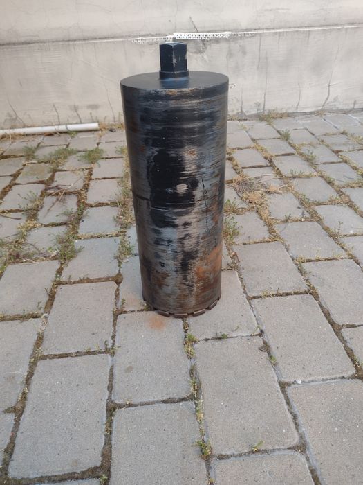 Carota Hilti și Würth
