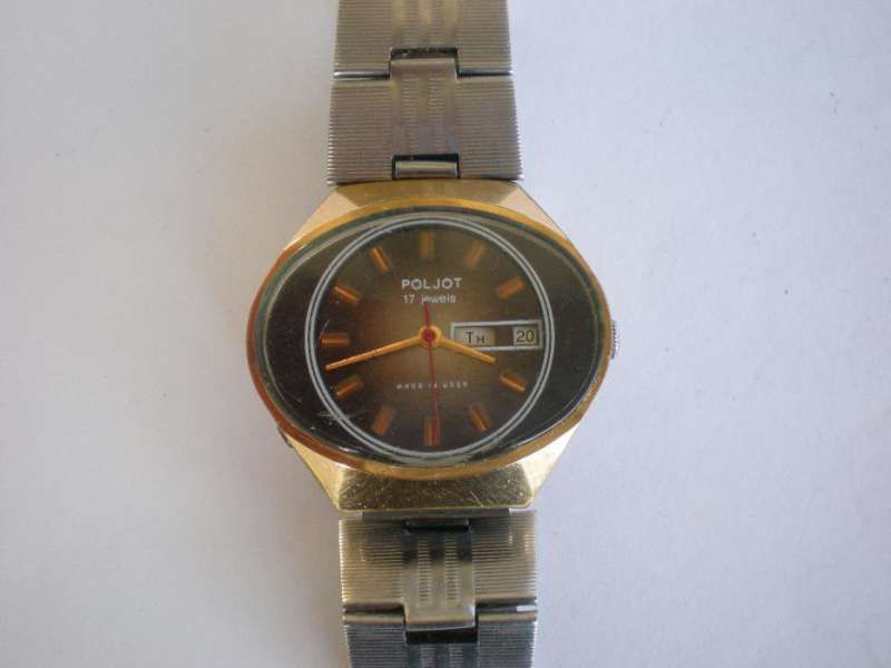 Полет стадион позлатен