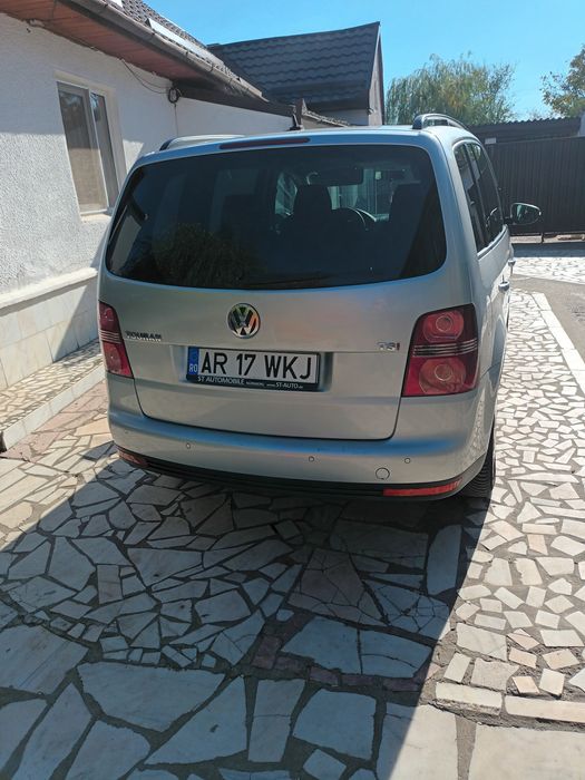 Vând  vw touran 1,4 benzină,,euro 5,recent înmatriculat