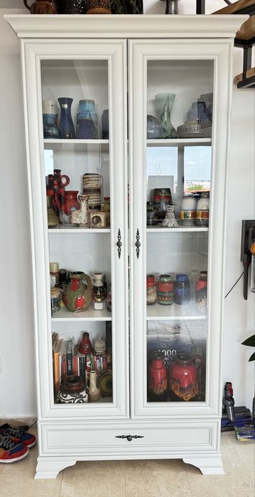 Vitrina Idento cu 2 usi si 1 sertar