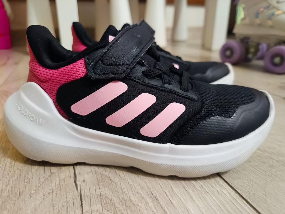 Маратонки adidas