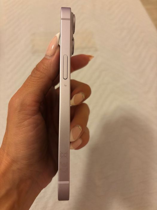 Продавам IPhone 14