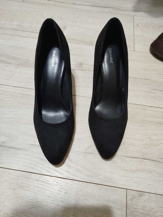 Обувка от велур с ток!