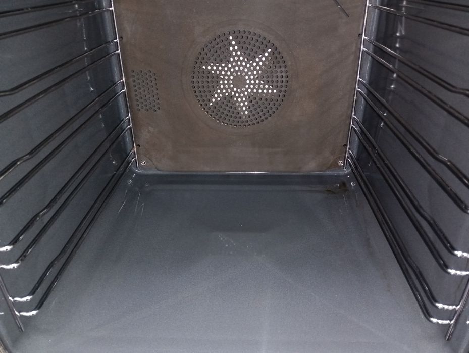 Иноксова печка за вграждане с индукционни котлони Миеле Miele Гаранция