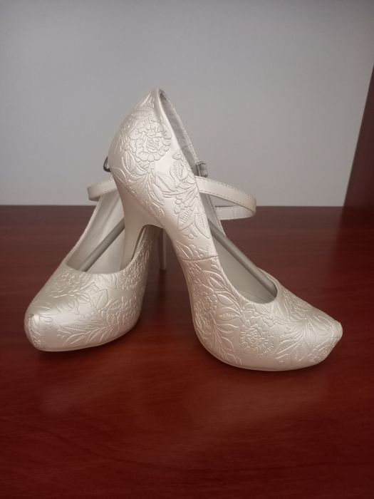 Продам туфли свадебные