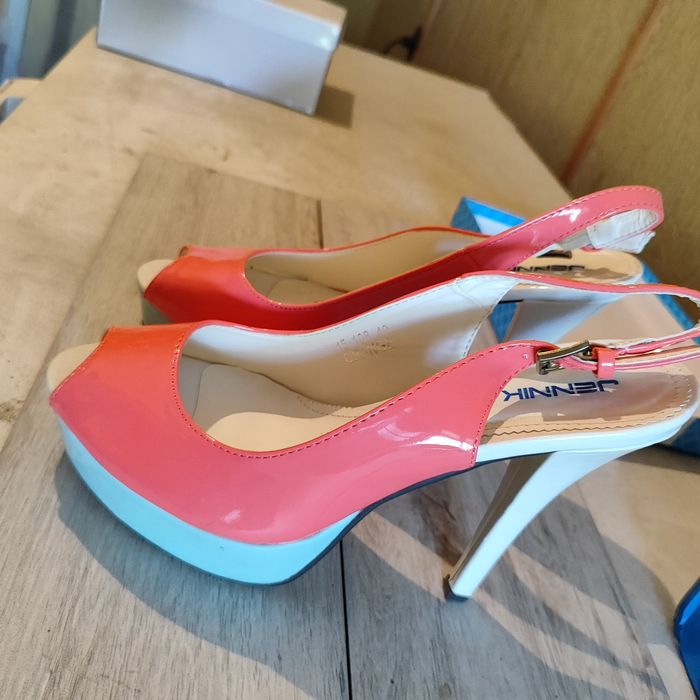 Сандали 40 номер