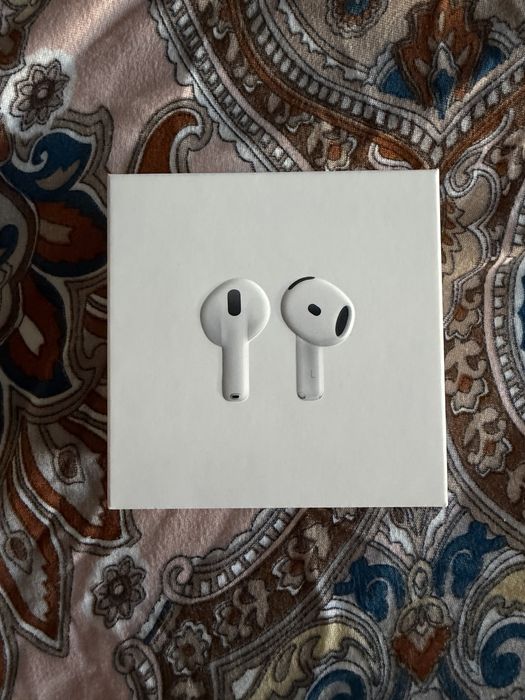Apple AirPods 4 – В гаранция към iStyle – Пълен комплект