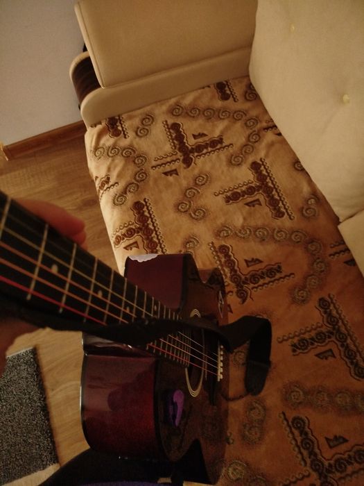 Chitară electro-acustica