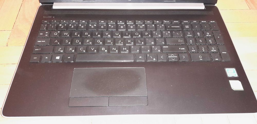 Лаптоп HP, 15", Intel Silver 1.1 Ghz, 1TB HDD, 8GB RAM, 2GB Nvidia