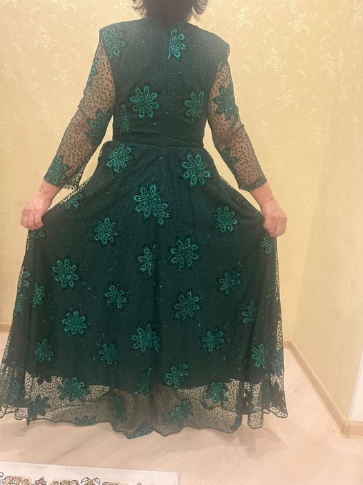 Богатое вечернее платье