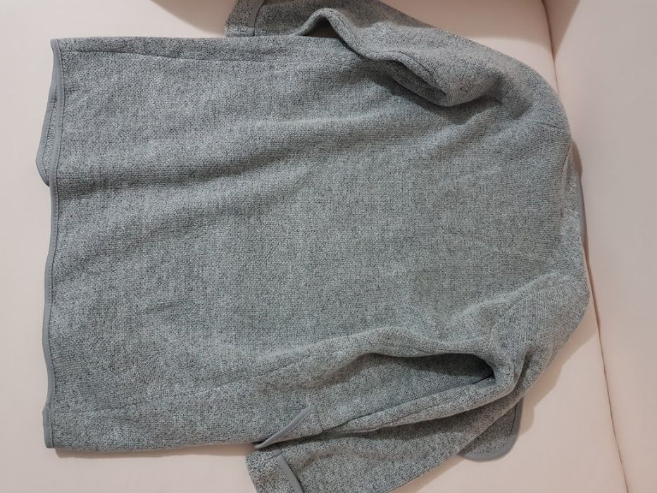Cardigan gri,cred ca este marimea S,nou fara etichete