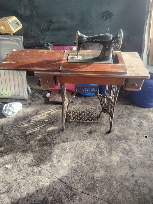 Masină de cusut zinger