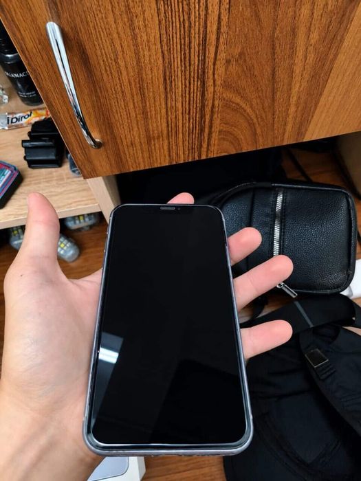 Продам iPhone 11