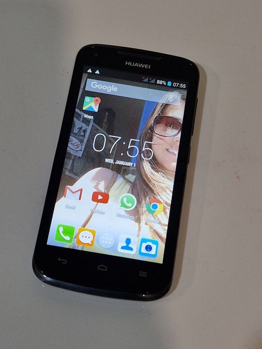 Telefon huawei cu touchscreen